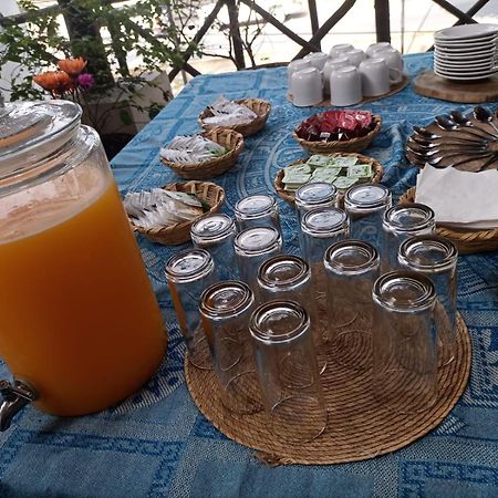 Mio Tulum Hotel Boutique Dış mekan fotoğraf A typical breakfast in Morocco