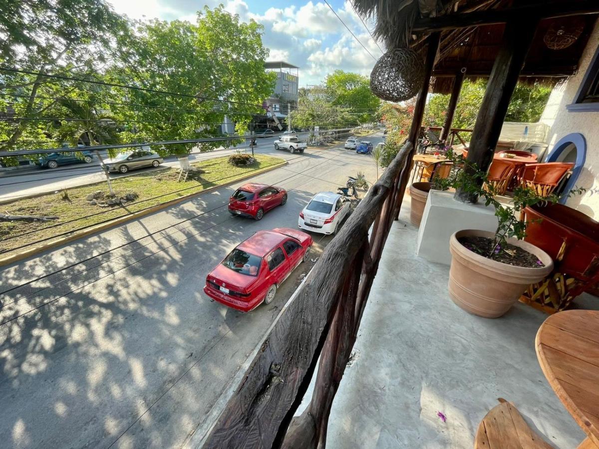 Mio Tulum Hotel Boutique Dış mekan fotoğraf View of the street from a balcony